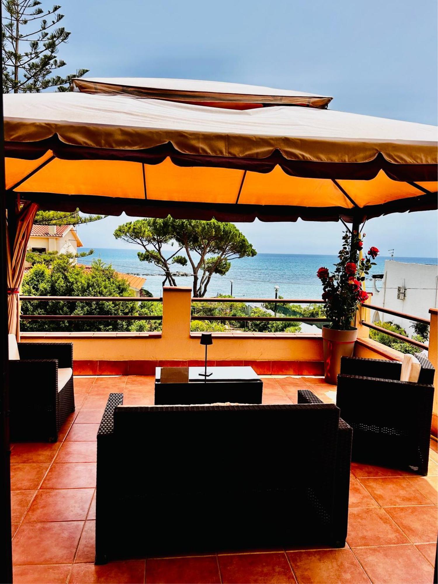 Villa Ro Porto Columbu - Perd'E Sali Esterno foto